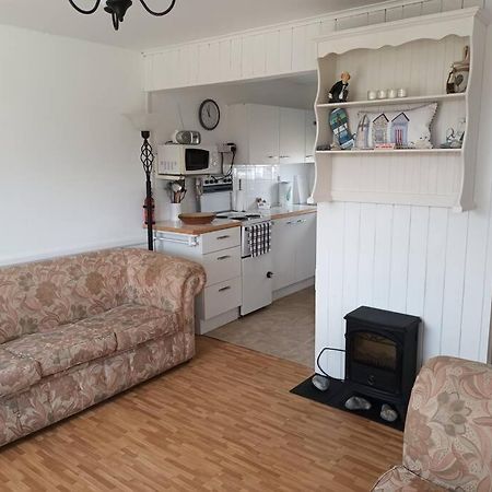 Homely 2 Bed On Popular Sunbeach Holiday Village- 5Min Walk To Beach, Near Great Yarmouth & Norfolk Broads Scratby Bagian luar foto