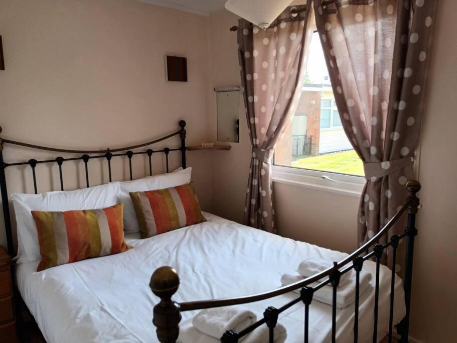 Homely 2 Bed On Popular Sunbeach Holiday Village- 5Min Walk To Beach, Near Great Yarmouth & Norfolk Broads Scratby Bagian luar foto